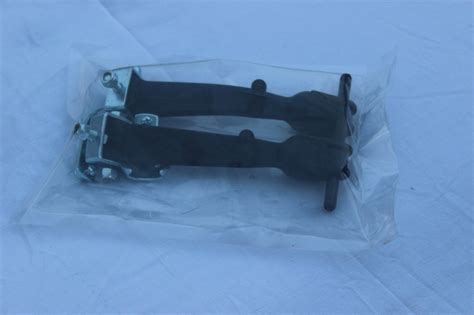 peterbilt battery box rubber latch